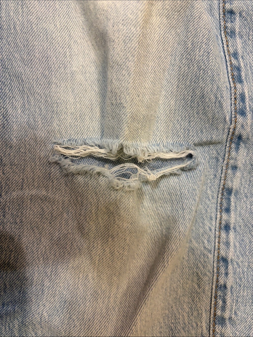 Abercrombie kids baggy light blue ripped jeans - Picture 4 of 8